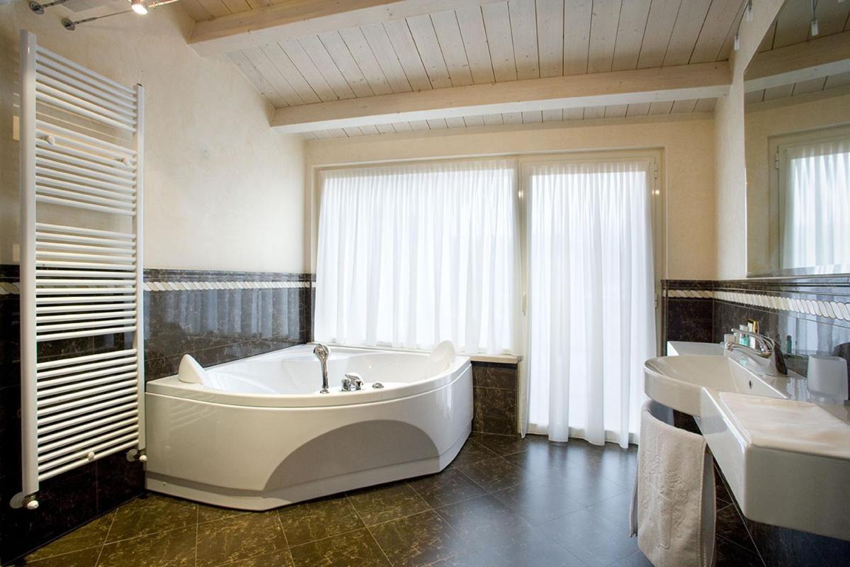 Monastero Resort & Spa Soiano Del Lago Exterior photo